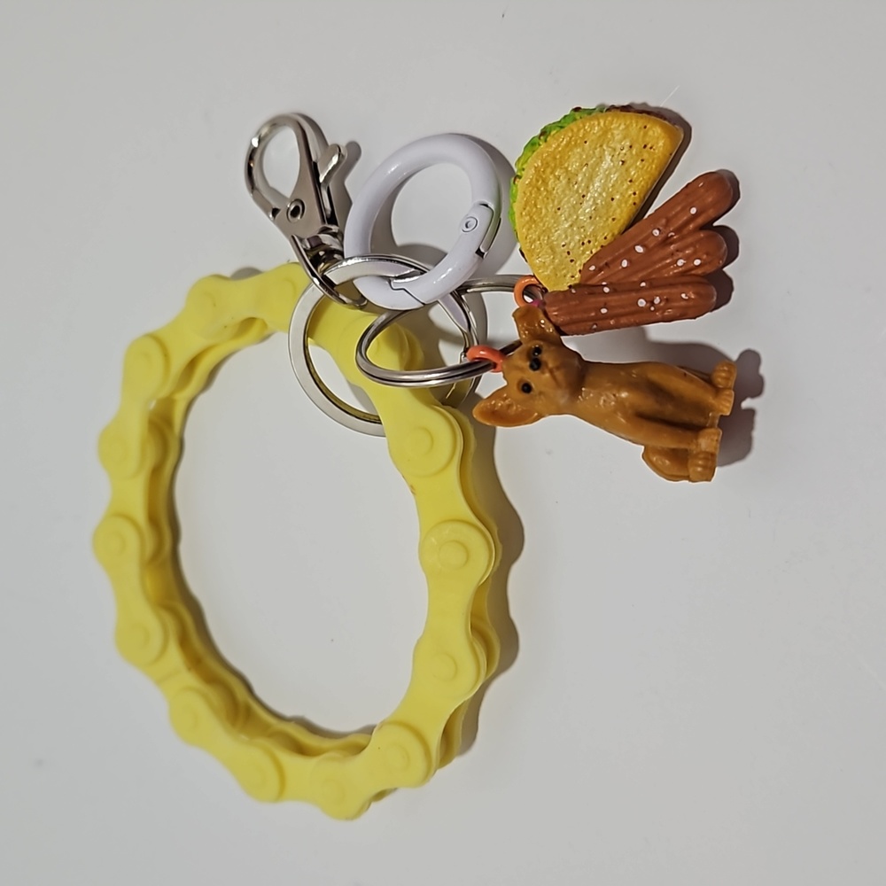 Yo Quiero Taco 🌮 and Churros keychain